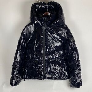 ALO Stunner  in Glossy Black Puffer Jacket Size Small